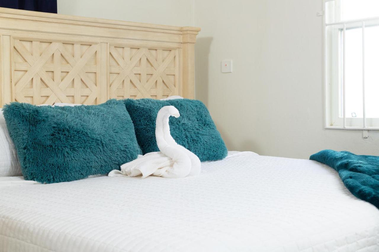 La Vue De Basseterre Apartments - Luxury In Bird Rock Eksteriør bilde