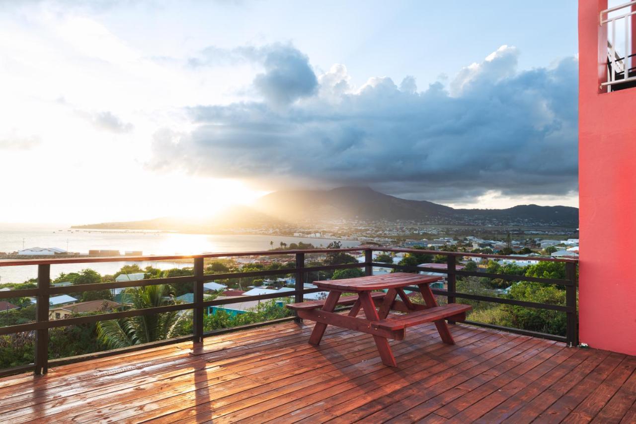 La Vue De Basseterre Apartments - Luxury In Bird Rock Eksteriør bilde